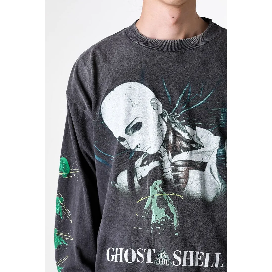 SAINT Mxxxxxx × GHOST IN THE SHELL Ghost in the Shell GS_LS TEE/GITS/BLK Big IP Ghost in the Shell co-branded model Motoko Kusanagi takes a bath Retro distressed long sleeves Washed black S-XL Ready-to-wear Assute dyeing Full-body spray fade/replacement fade Correct accessories Joint LOGO wash mark/main mark/cherub mark Super complex printing replica The drawing/pattern making cycle is very long and the hand graffiti is dirty.